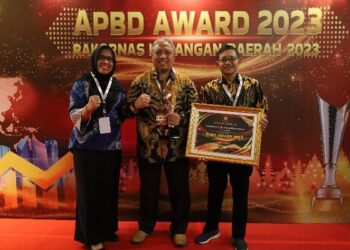 Realisasi Pendapatan Daerah Tertinggi kE-3 Se-Indonesia, Pemkab Kukar Raih APBD Award 2023