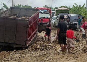Anggaran Jalan Rusak Kaltim 2026 Turun jadi Rp400 Miliar Jalur Kota Bangun-Kenohan Rusak Parah, Bupati Kukar Minta Truk Pengangkut Sawit Kurangi Tonase