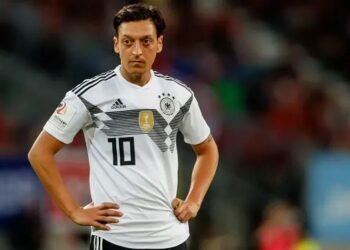 Mezut Ozil Umumkan Pensiun dari Sepak Bola
