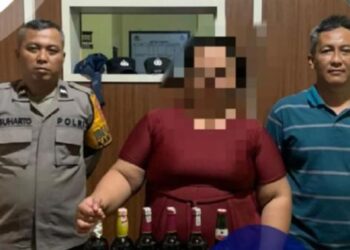 Nekat Jualan Miras saat Ramadan, Emak-Emak di Teluk Bayar Ditangkap Polisi