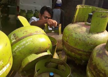 Kopdes Merah Putih Kini Bisa Salurkan LPG Subsidi, Pertamina Siapkan 300 Tabung per Bulan di Kalimantan Pertamina Pastikan Pasokan Elpiji 3 Kg di Samarinda Aman, Tambah Pasokan 10 Persen Stok Elpiji 3 Kg di Kaltim Ditambah 8 Ribu Tabung, Antisipasi Kelangkaan saat Ramadan