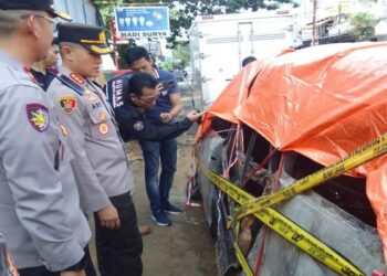 Pemilik Mobil Dicari, Polisi Selidiki Mobil Pengetap BBM Terbakar di Samarinda