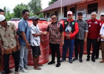 Demi Penuhi Air Bersih, 158 Tandon Dibagikan untuk Warga Muara Sembilang dan Muara Jawa Pesisir