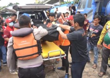 Pria Tanpa Identitas Tewas usai Lompat ke Sungai Mahakam