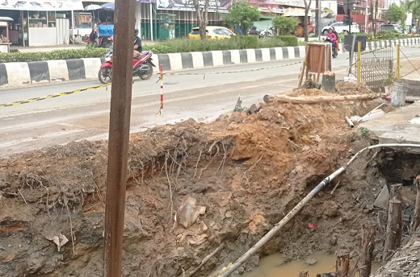 Progres Perbaikan Parit di Jalan Ahmad Yani Bontang Belum Dipastikan