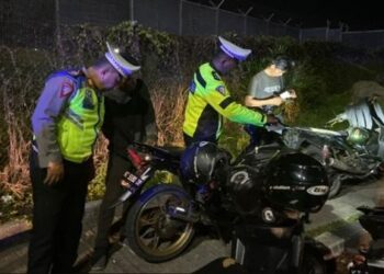 Polres Bontang Imbau Hindari Balapan Liar dan Penggunaan Knalpot Brong, Jika Melanggar Ada Sanksi Hukum Menanti Dispora Kaltim: Para Pembalap Liar Wajib Dibina 14 Remaja di Bontang Digelandang ke Mapolres Bontang Gara-Gara Balapan Liar