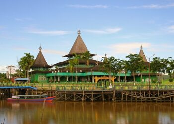 Masjid Sultan Suriansyah; Masjid Tertua di Kalimantan Berusia 500 Tahun Kini jadi Destinasi Wisata