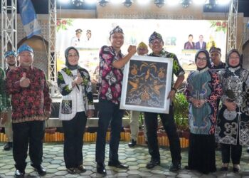 Berkontribusi Pengembangan UMKM Bontang, PT Kaltim Nitrate Indonesia Terima Penghargaan dari Wali Kota