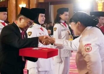 Kaltim Terima Duplikat Bendera Pusaka