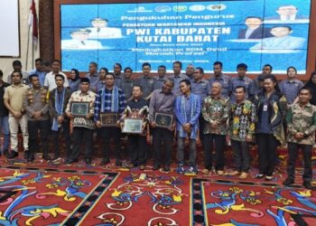 Resmi Dikukuhkan, PWI Kutai Barat Siap Dorong Jurnalisme Berkualitas untuk Kemajuan Daerah