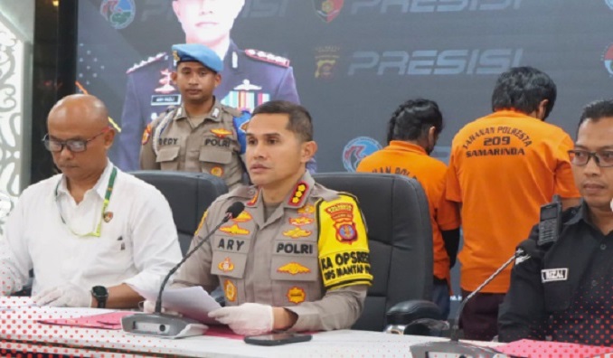 Ayah dan Anak di Samarinda Bunuh Wakar Galangan Kapal, Polisi Tetapkan sebagai Tersangka Hamil di Luar Nikah, Mahasiswi Samarinda Lakukan Aborsi demi Menutupi Aib
