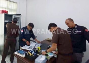 Kejati Kaltim Geledah Kantor BUMD Bara Kaltim Sejahtera, Dugaan Korupsi di Sektor Pertambangan Diselidiki