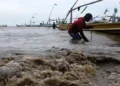 Pasang Laut 3,1 Meter Berpotensi Terjadi di Kaltim, Tambak Warga Terancam Rusak Air Laut Naik 2,9 Meter, Warga Pesisir Kaltim Diminta Siaga Banjir Rob Waspada! Pasang Laut 2,8 Meter Bisa Ganggu Aktivitas Warga Kaltim