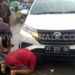 Pecah Ban, Mobil Tabrak Median Jalan di Bontang Tanpa Korban Jiwa