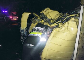 Dua Dump Truck Tabrakan Jalan Poros Bontang-Samarinda, Hujan Deras dan Jalan Menanjak jadi Pemicu