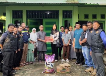 Mitra FKPM Belimbing Bontang Salurkan Bantuan Sembako untuk Anak Yatim di Penghujung Ramadan