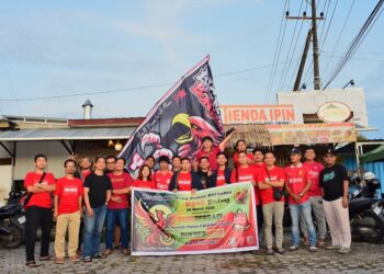 Suporter Liverpool di Bontang Berbagi Berkah Ramadan di Panti Asuhan