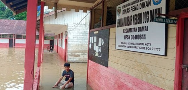 8 Kampung di Kubar Kaltim Terendam Banjir, Aktivitas Warga Lumpuh, Sekolah Diliburkan