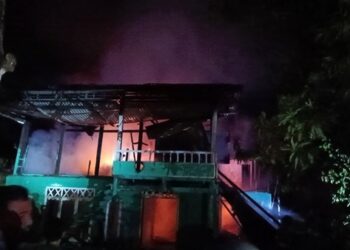 Diduga Korsleting, Kebakaran di Labakkang Nyaris Meluas ke Permukiman Warga