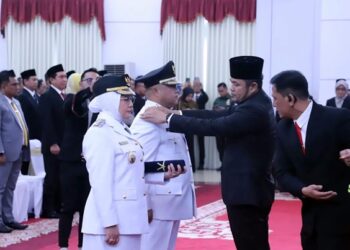 Dilantik Gubernur Kaltim, Sri Juniarsih–Gamalis Lanjutkan Kepemimpinan Berau Periode 2025–2030