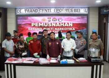 Direbus dan Dibuang ke Septic Tank, Cara Polres Berau Musnahkan Sabu 1,5 Kg