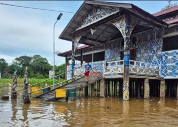 Hujan Tiga Hari, Warga Tabang Kaltim Dikepung Banjir