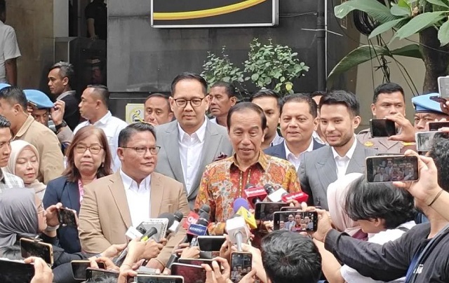 Jokowi Tempuh Jalur Hukum, 5 Orang Dilaporkan Terkait Tuduhan Ijazah Palsu