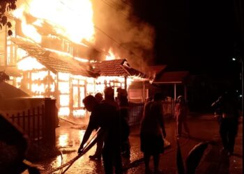 Kebakaran Tengah Malam di Tenggarong Kukar, 1 Rumah Ludes Dilalap Api