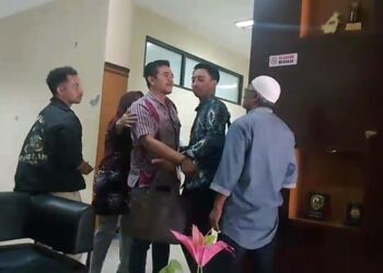 Tegang di Kantor Disnakertrans Kaltim, Konflik Gaji Karyawan RSHD Samarinda Memanas di Ruang Tripartit