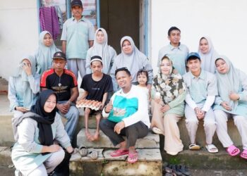 Patungan Gaji untuk Warga Sakit, Program Unik “Staf Desa Berbagi” di Pangkep yang Patut Dicontoh