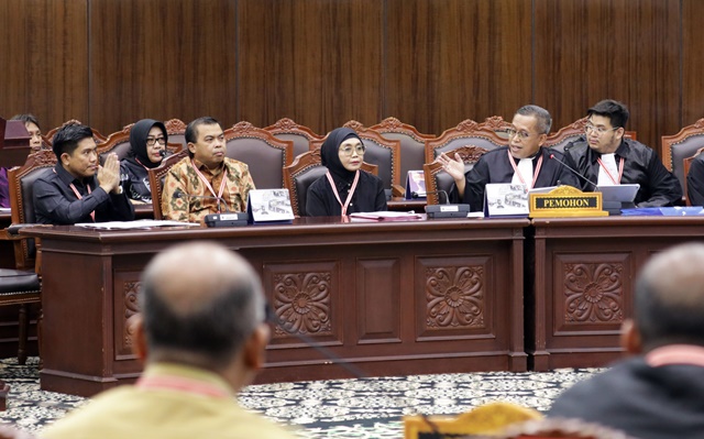 Soal Sengketa Kampung Sidrap Bontang, MK Perintahkan Gubernur Kaltim Fasilitasi Sengketa Kampung Sidrap di MK, Wali Kota Bontang Tarik Permohonan, DPRD Tetap Gaspol