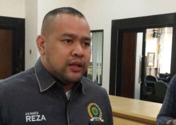 160 vs 25, Saat Pokir DPRD Kaltim Berhadapan dengan Program Gubernur Longsor di Pendingin, DPRD Kaltim Curiga Tambang jadi Pemicu Akhmed Reza Fachlevi: Masalah Banjir Kukar dan Samarinda Perlu Sinergi Semua Pihak