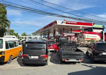 Antrean BBM di Balikpapan Capai 1 Kilometer, Pertamax dan Turbo Kosong 2 Hari, Wawali Bagus Kaget