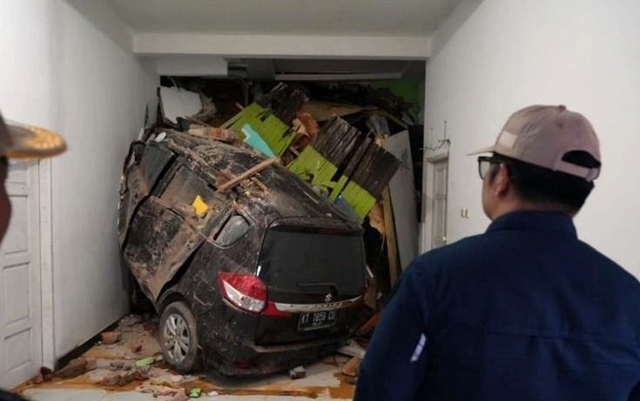 Longsor Terjang Loa Janan Kaltim, 14 Rumah Rusak Akibat Bekas Tambang Ilegal