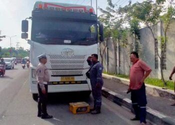 11 Truk Berat Dihentikan Satlantas Balikpapan, Ini Alasannya