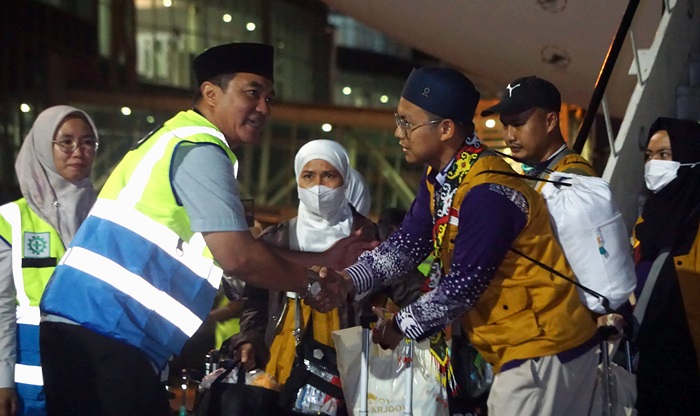 Menag Wacanakan Haji dan Umrah lewat Jalur Laut: Akses Lebih Luas, Biaya Lebih Terjangkau 360 Jemaah Haji Kloter Pertama Tiba di Balikpapan, Semua Selamat