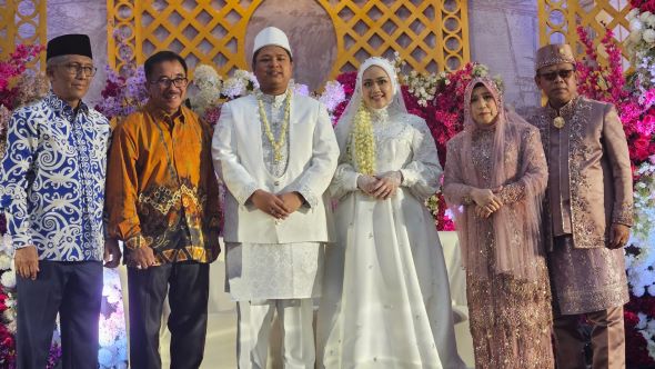 Rektor Unmul Mantu Pertama