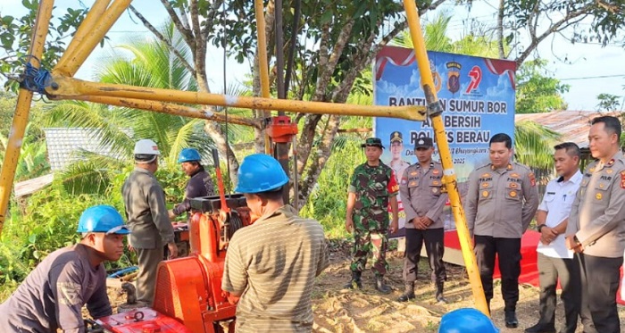 HUT Bhayangkara ke-79, Polres Berau Bangun Sumur Bor untuk Warga Gunung Tabur
