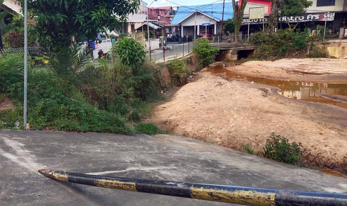 Waduk Korpri Balikpapan Terbengkalai, Warga Resah: Gelap, Rawan Longsor, dan Diduga Tak Sesuai Standar