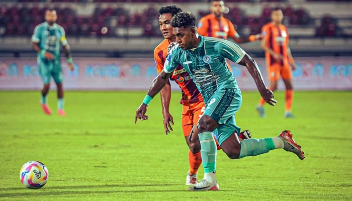 Borneo FC Samarinda Bungkam PSBS Biak lewat Penalti Mariano Peralta