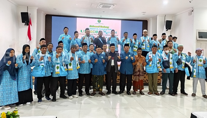 Lepas Puluhan Marbot Masjid Berangkat Umrah, Pemkot Bontang Titip Doa ke Jemaah