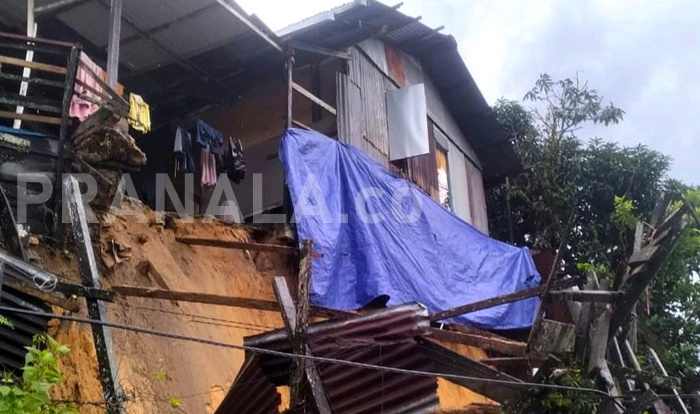 Longsor di Balikpapan Tengah, Rumah Nyaris Ambruk dan Jalan Tertutup Material