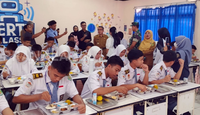 Program Makan Bergizi Gratis Perdana Diluncurkan di Kutim, 2.274 Siswa Jadi Penerima Manfaat