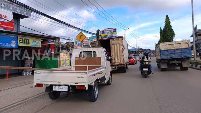 Mobil Pelat Luar Kutim Bertebaran, PAD Dinilai Bocor