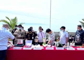 Kejari Balikpapan Musnahkan Barang Bukti 50 Perkara, Mulai Sabu, Sajam hingga Puluhan Ribu Obat Terlarang