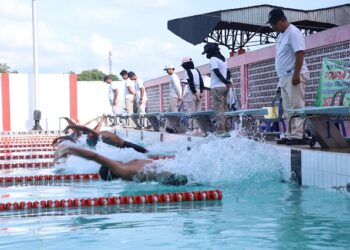 POPDA Kaltim XVIII: Perenang Muda Samarinda dan Kukar Bersaing Ketat, Rama dan Carissa Borong Emas