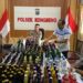 Ratusan Botol Miras Ilegal Disita di Kongbeng Kutim