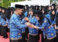 Dompet ASN Full Senyum! Gaji ke-13 Cair Juni 2026, Kelompok Ini Transferan Pertama Skema WFH ASN Balikpapan Rampung, Tinggal Teken Wali Kota WFH ASN Balikpapan Masih Tunggu Persetujuan Wali Kota WFH ASN Balikpapan Dievaluasi, Keberlanjutan Masih Dikaji Balikpapan Usulkan 1.000 Formasi PNS 2026, Guru dan Tenaga Kesehatan jadi Prioritas
