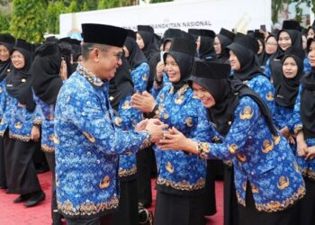 Dompet ASN Full Senyum! Gaji ke-13 Cair Juni 2026, Kelompok Ini Transferan Pertama Skema WFH ASN Balikpapan Rampung, Tinggal Teken Wali Kota WFH ASN Balikpapan Masih Tunggu Persetujuan Wali Kota WFH ASN Balikpapan Dievaluasi, Keberlanjutan Masih Dikaji Balikpapan Usulkan 1.000 Formasi PNS 2026, Guru dan Tenaga Kesehatan jadi Prioritas
