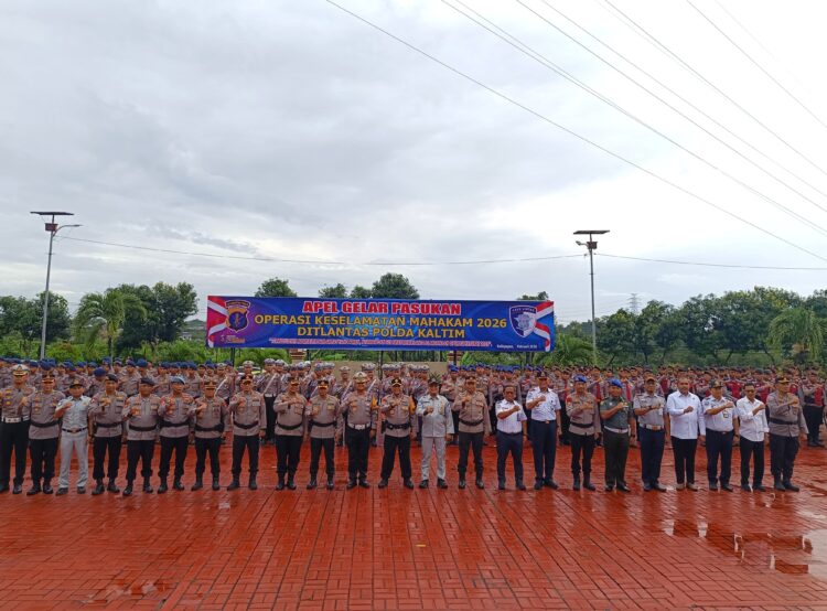 Polda Kaltim menggelar apel pasukan Operasi Keselamatan Mahakam 2026 di halaman Mapolda Kaltim. (Syahrul/Pranala.co)